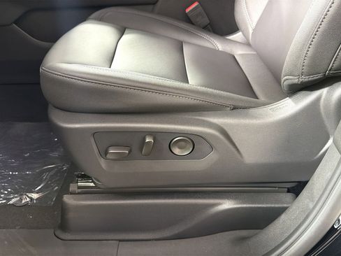 New 2026 Chevrolet Suburban LT w/ Comfort Package AWD/4WD image 14