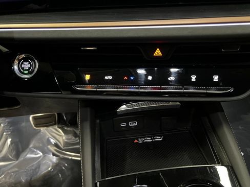 Certified 2025 Buick Envision Sport Touring AWD/4WD image 25