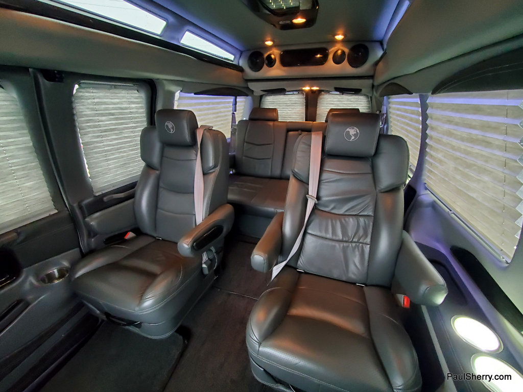 Used 2023 Chevrolet Express 2500 RWD image 25