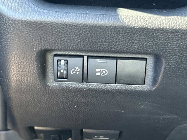 Used 2025 Toyota RAV4 XLE FWD image 26