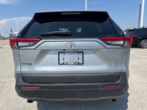 Used 2025 Toyota RAV4 XLE AWD/4WD image 5