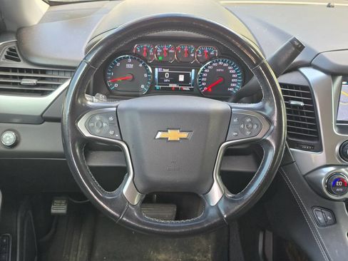 Used 2020 Chevrolet Suburban LT RWD image 7