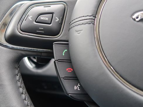 Used 2019 Jaguar XJ R-Sport image 36