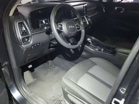 Used 2023 Kia Sorento LX FWD image 6