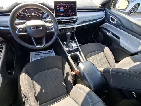 Used 2023 Jeep Compass Sport AWD/4WD image 19