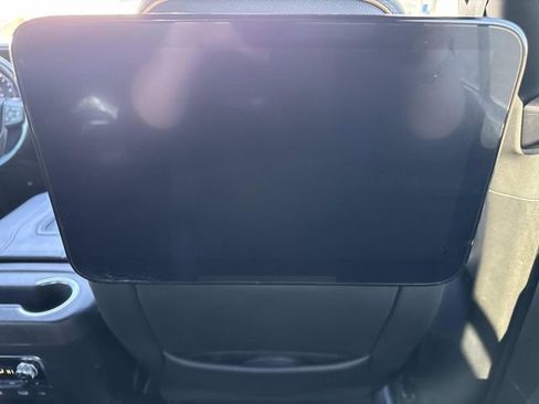 Used 2021 GMC Yukon XL AT4 w/ Rear Media and Nav Package image 17