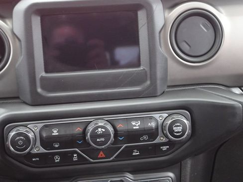 Used 2021 Jeep Gladiator Sport AWD/4WD image 25