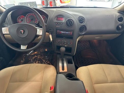 Used 2007 Pontiac Grand Prix FWD image 2