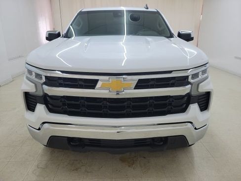Used 2023 Chevrolet Silverado 1500 LT AWD/4WD image 2