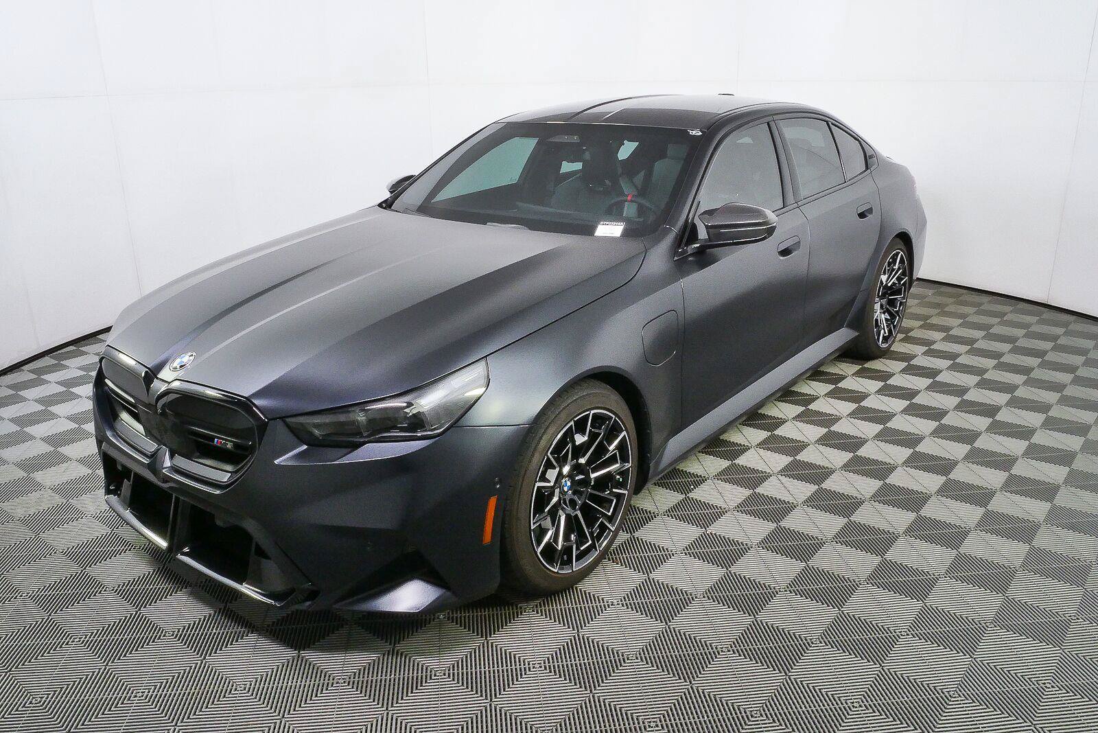 Used 2026 BMW M5 w/ Carbon Package AWD/4WD image 1