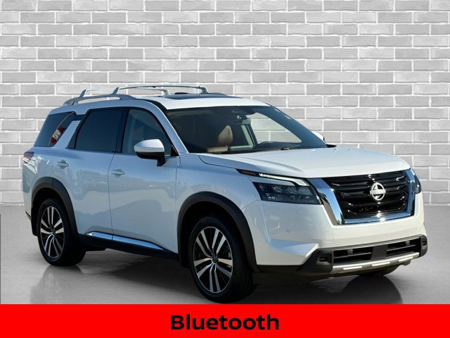 Certified 2025 Nissan Pathfinder Platinum w/ Cargo Package AWD/4WD image 9
