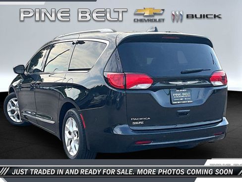 Used 2020 Chrysler Pacifica Touring-L Plus w/ Tire & Wheel Group FWD image 2