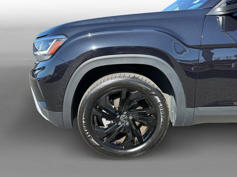 Certified 2023 Volkswagen Atlas SE w/ Panoramic Sunroof Package AWD/4WD image 9