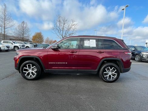 Used 2024 Jeep Grand Cherokee Limited image 4