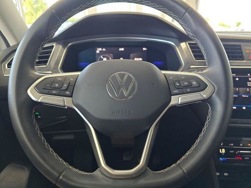 Used 2023 Volkswagen Tiguan SE w/ Panoramic Sunroof Package AWD/4WD image 23