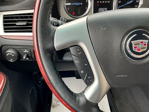 Used 2014 Cadillac Escalade Luxury image 33