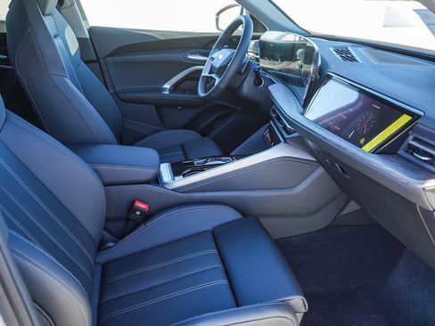 New 2025 Audi Q5 Prestige AWD/4WD image 17