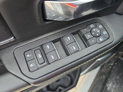 New 2025 RAM 2500 Laramie w/ Night Edition AWD/4WD image 28