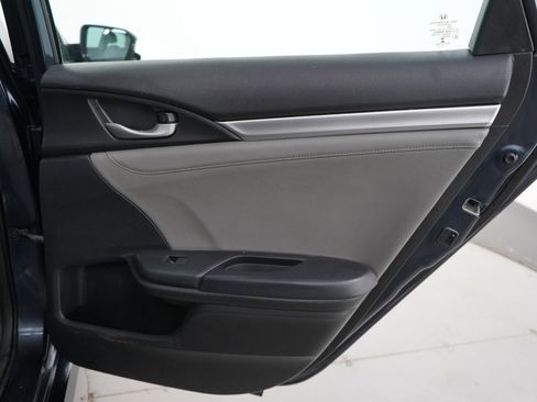 Used 2016 Honda Civic Touring image 11