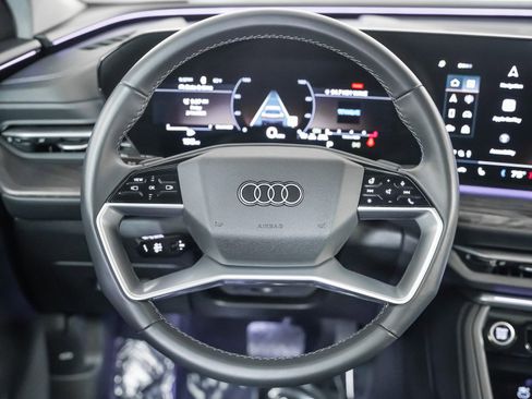 Certified 2025 Audi Q5 Premium w/ Convenience Package image 16