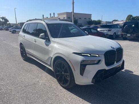 Used 2024 BMW X7 xDrive40i w/ M Sport Package AWD/4WD image 1
