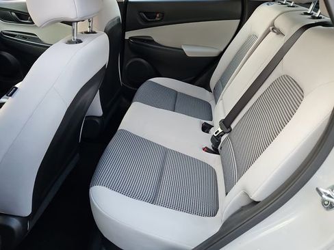 Used 2023 Hyundai Kona SE image 12