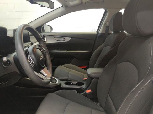 Used 2023 Kia Forte LXS w/ LXS Technology Package FWD image 17