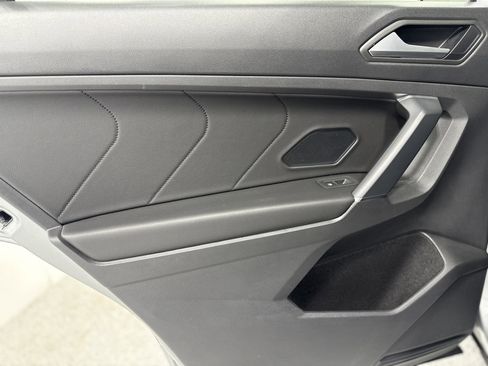 Used 2020 Volkswagen Tiguan SEL Premium R-Line image 22