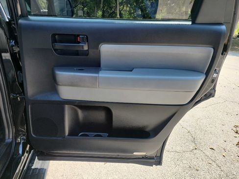 Used 2013 Toyota Sequoia SR5 w/ Premium Pkg RWD image 37