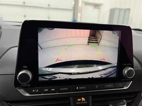 Used 2024 Nissan Altima 2.5 SV image 15