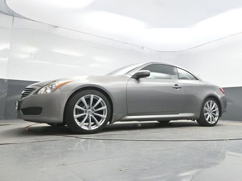 Used 2009 INFINITI G37 Convertible w/ Premium Pkg RWD image 29