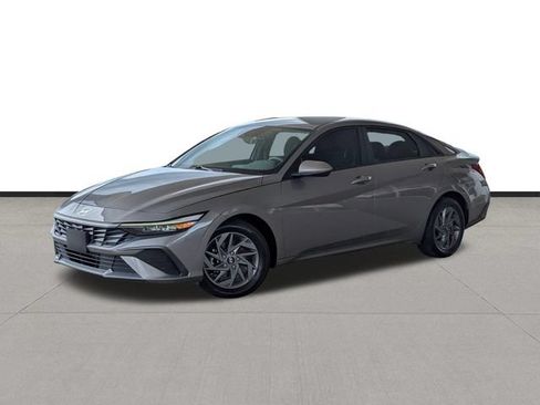 Used 2024 Hyundai Elantra SEL FWD image 1