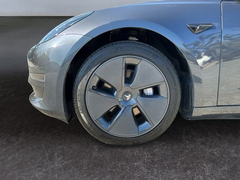 Used 2023 Tesla Model 3 Standard Range RWD image 9