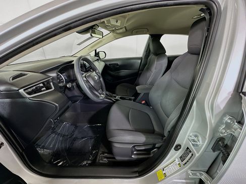 Used 2022 Toyota Corolla LE image 12