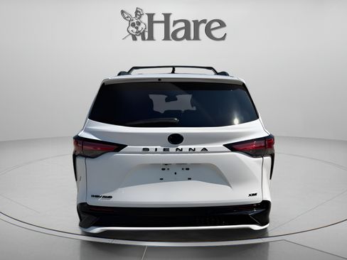 Used 2025 Toyota Sienna XSE w/ XSE Plus Package AWD/4WD image 4
