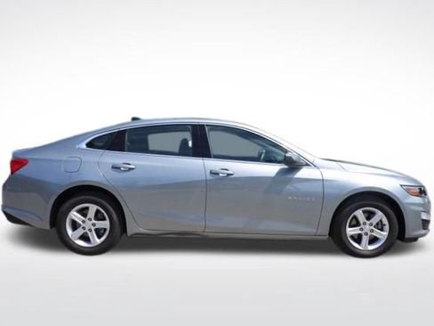 Used 2025 Chevrolet Malibu LS FWD image 12