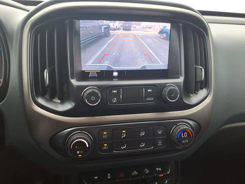 Used 2022 Chevrolet Colorado Z71 AWD/4WD image 18