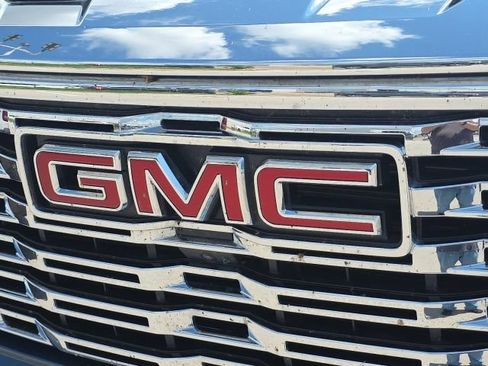 Used 2024 GMC Sierra 1500 Denali w/ Denali Reserve Package AWD/4WD image 9