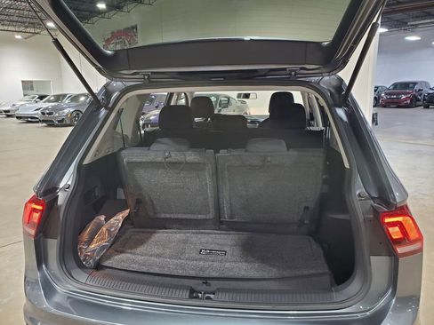 Used 2021 Volkswagen Tiguan S image 41