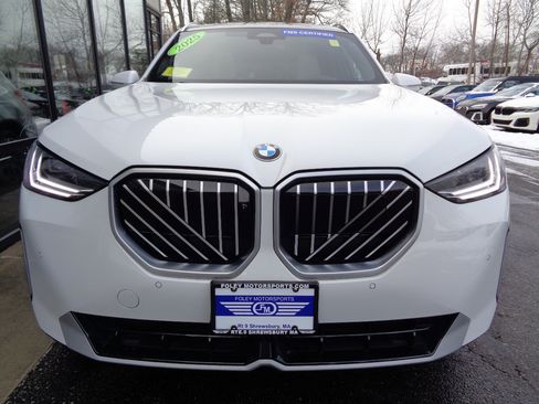 Used 2025 BMW X3 xDrive30i w/ Premium Package image 2