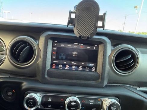 Used 2021 Jeep Gladiator Sport AWD/4WD image 12
