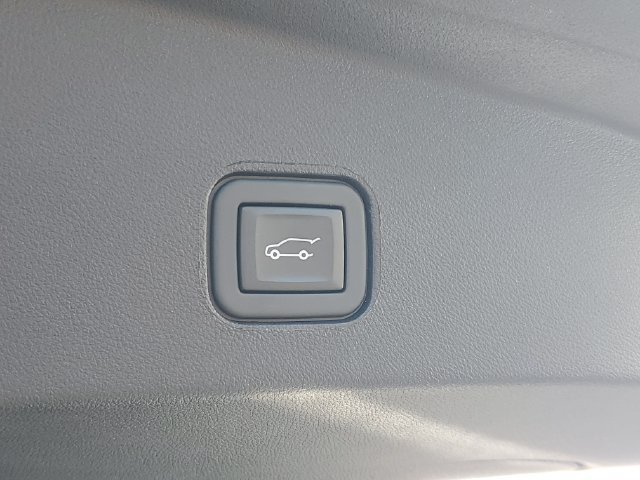 Certified 2024 Cadillac Lyriq Luxury AWD/4WD image 9