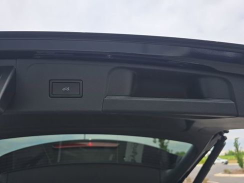 New 2026 Volkswagen Atlas SE FWD image 23