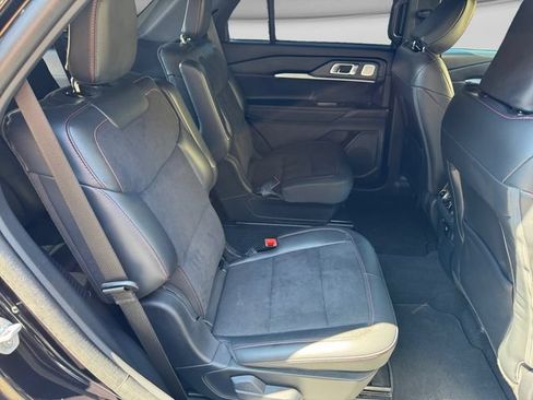 Used 2025 Ford Explorer ST AWD/4WD image 17