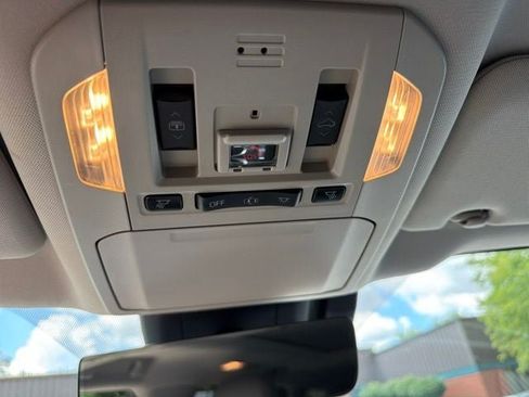 Used 2020 Toyota Highlander Platinum AWD/4WD image 16