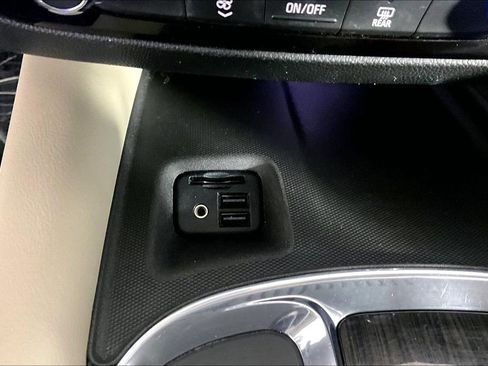 Used 2020 Buick Enclave Essence FWD image 33