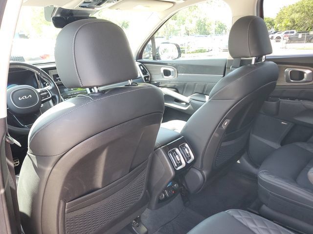 Certified 2023 Kia Sorento SX Prestige AWD/4WD image 9
