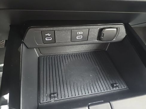 Certified 2024 Toyota Prius XLE image 26