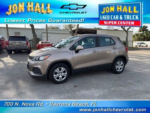Used 2018 Chevrolet Trax LS image 3