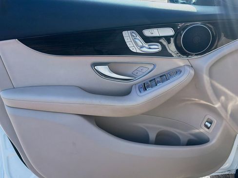 Used 2022 Mercedes-Benz GLC 300 image 22